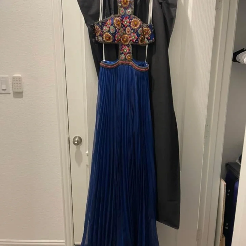 Sherri Hill - Gown 11206 - Picture 2 of 4